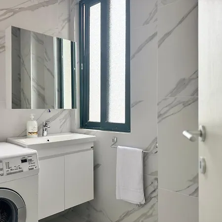 Noar Luxury Golem (Tirana)